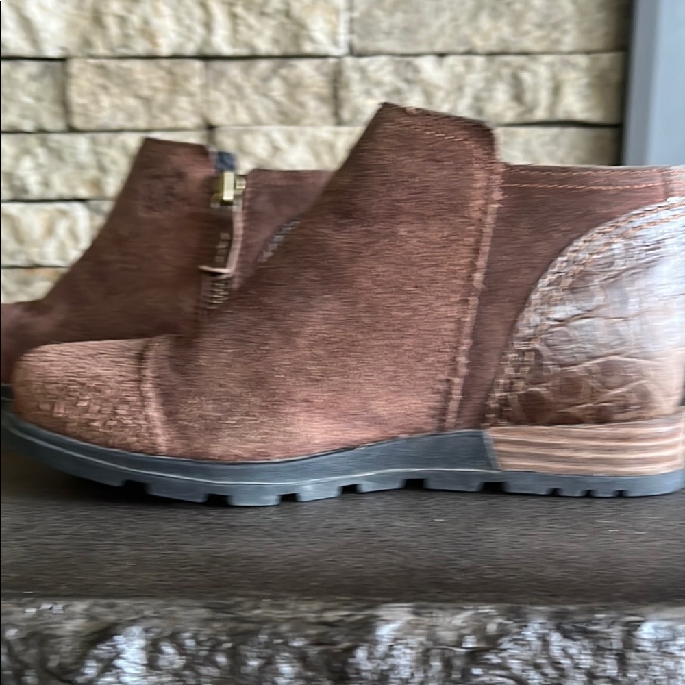 Sorel Brown Ankle Booties with Rugged Sole - Picture 5 of 7